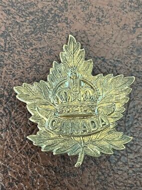 Vintage Canadian Maple Leaf Crown Military Badge